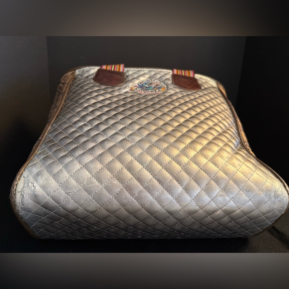 Consuela Tote Champagne & Animals 🩵 - Picture 10 of 14